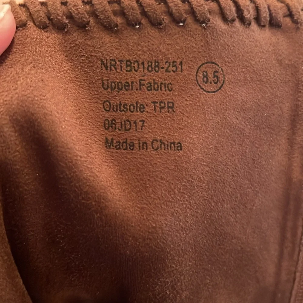 N/A boots worn